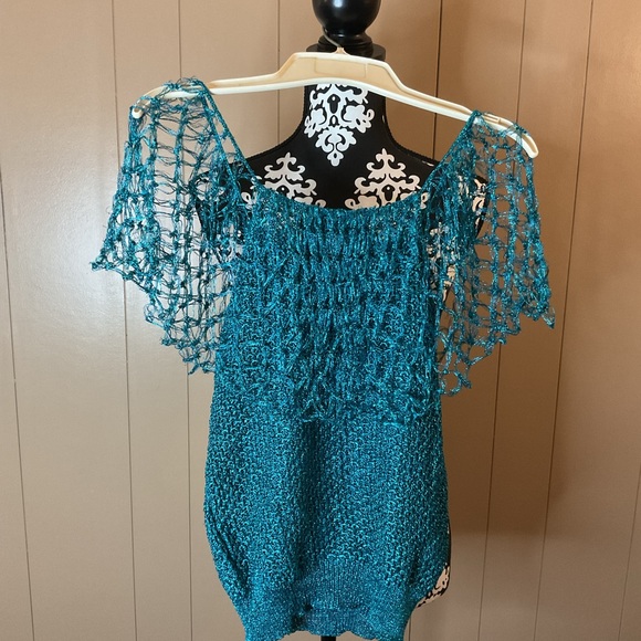 UNBRANDED HAND CROCHETED BLOUSE GREEN/BLUE SIZE MAY BE A SMALL. - Picture 9 of 9